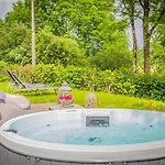 Holiday home In With Garden