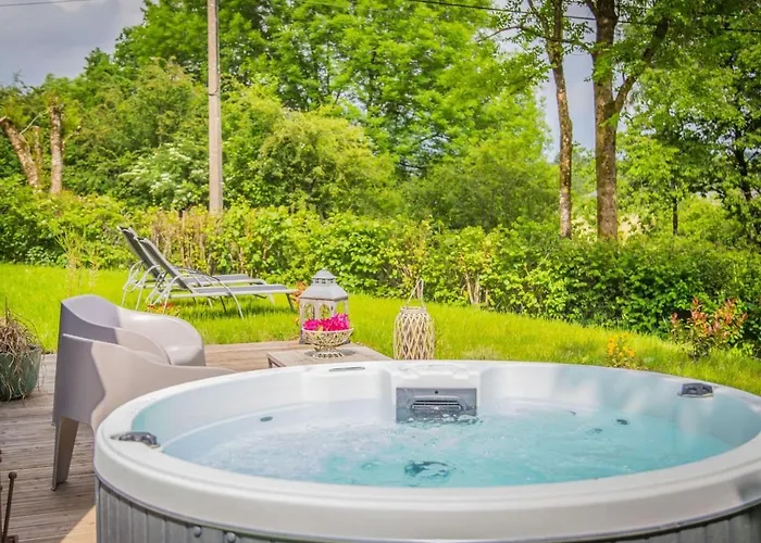 Holiday home In With Garden