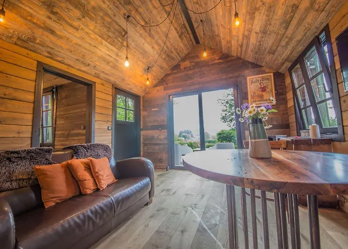 Holiday home In With Garden