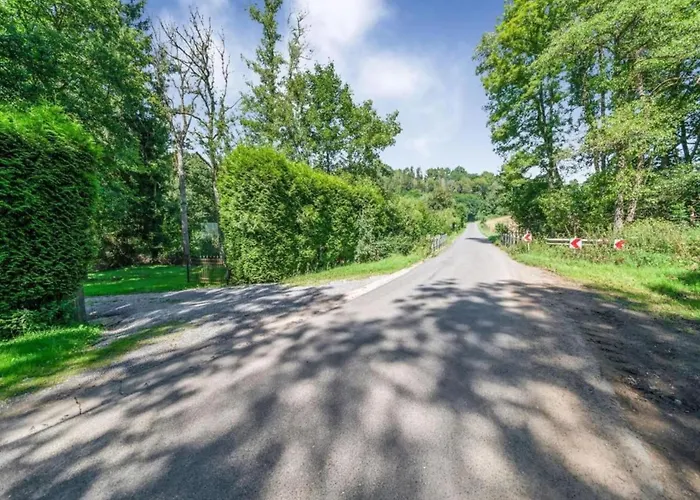 In With Garden * Ferrieres